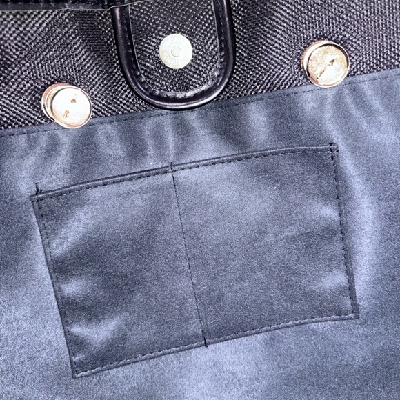 Black and Gold Chain Tote - Picture 6 of 9